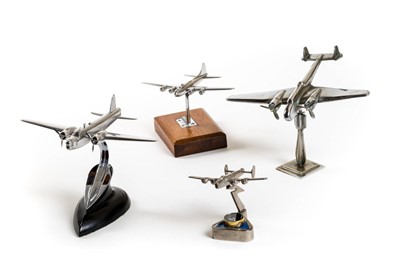 Lot 611 - Desktop models.