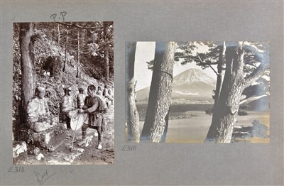 Lot 117 - Ponting, Herbert, 1870-1935