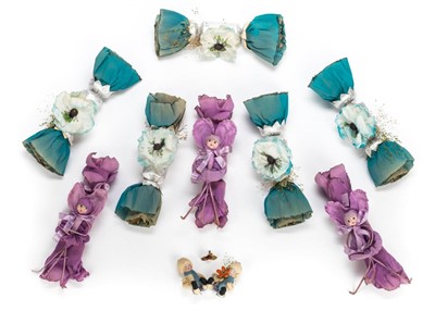 Lot 571 - Crackers.