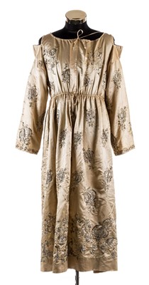 Lot 153 - Dress.