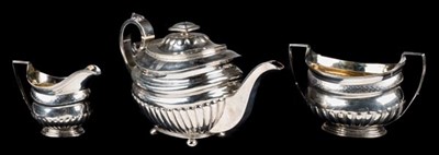 Lot 135 - Teapot.