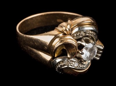 Lot 90 - Ring.