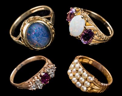 Lot 92 - Rings.