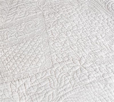 Lot 172 - Quilt.