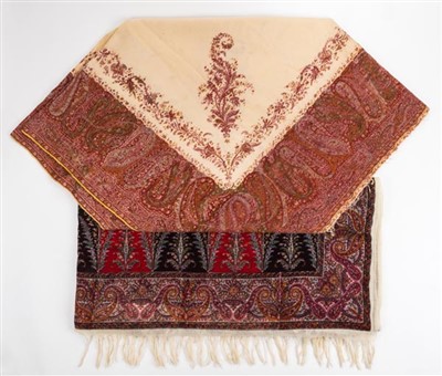Lot 179 - Shawl.