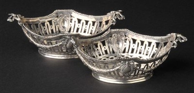 Lot 99 - Dishes.