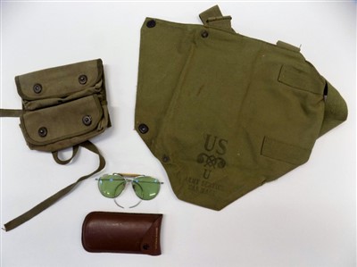 Lot 883 - WWII US Issued Equipment.
