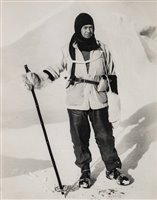 Lot 958 - Ponting, Herbert George, 1871-1935
