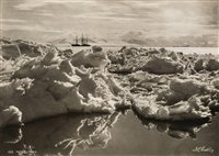 Lot 962 - Ponting, Herbert George, 1871-1935