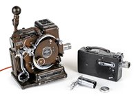 Lot 352 - Eastman Kodak 16mm Kodascope Model B projector