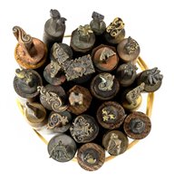Lot 26 - Decorative finishing tools.