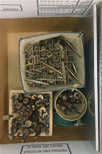 Lot 25 - Decorative finishing tools.