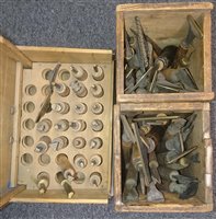 Lot 28 - Decorative finishing tools.