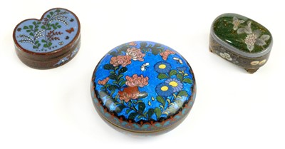 Lot 96 - Cloisonné. A Chinese Cloisonné oval lidded box, circa 1900