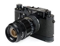Lot 389 - Very rare black Leica IIIg camera.