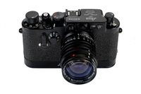 Lot 389 - Very rare black Leica IIIg camera.
