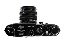 Lot 389 - Very rare black Leica IIIg camera.