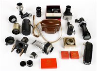 Lot 363 - Leica accessories.