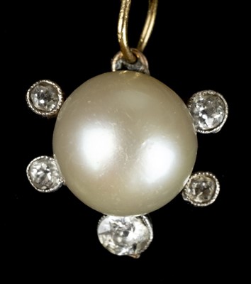 Lot 17 - Pendant. A gold pendant