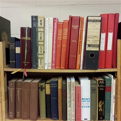 Lot 422 - Military and aviation reference