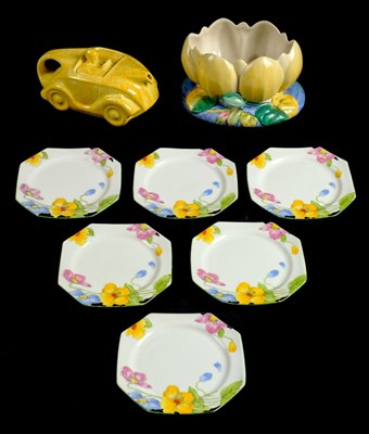 Lot 82 - Clarice Cliff. An Art Deco Clarice Cliff pottery lilly pad bowl