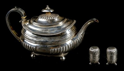 Lot 55 - Teapot.  A George III silver teapot, London 1817