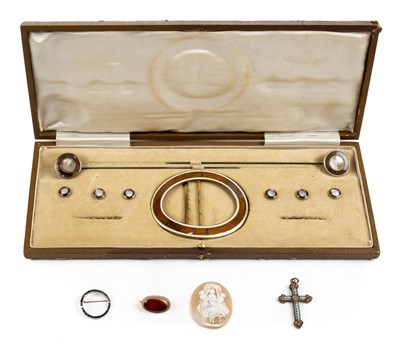Lot 13 - Mixed jewellery.  An Art Deco buckle cameo and other items