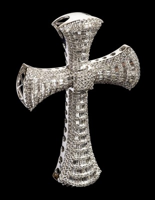 Lot 11 - Cross. A modern 18ct white gold cross