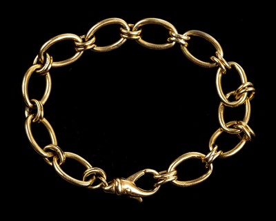 Lot 3 - Bracelet. A 9ct gold open link bracelet