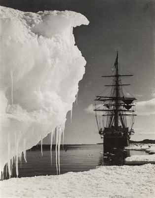 Lot 176 - Antarctica. Ponting (Herbert George). Six photographs of the British Antarctic Expedition 1910-13