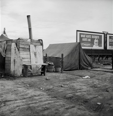 Lot 187 - Farm Security Administration. 13 photographs by Lange and others, late 1930s-early 1940s