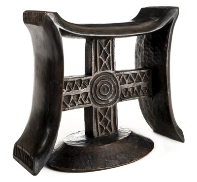 Lot 106 - Headrest. An unusual Shona, South African headrest