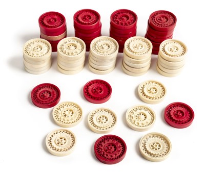 Lot 80 - Draughts. 19th century Indian carved ivory draughts