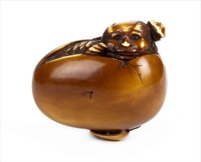 Lot 93 - Netsuke. A fine Japanese Meiji period netsuke