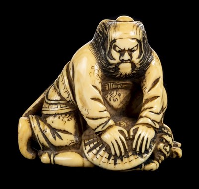 Lot 91 - Netsuke. A fine Japanese Meiji period ivory netsuke