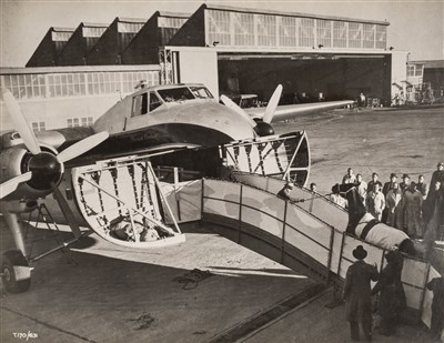 Lot 44 - Aviation collectables. A large collection including photographs and timetables