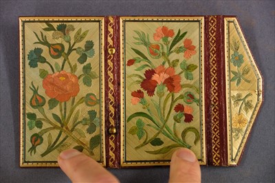 Lot 553 - Straw work. A pocket book, early 19th century