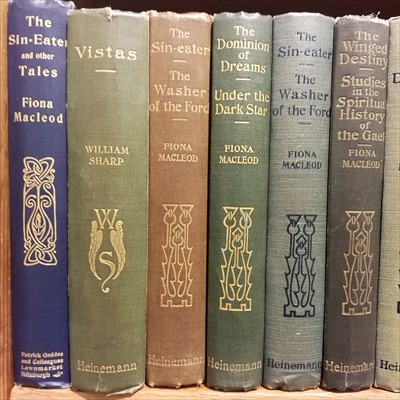 Lot 274 - Literature. A collection of late 19th & early 20th century literature