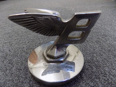 Lot 90 - Car mascot. 1930s Bentley winged 'B' mascot