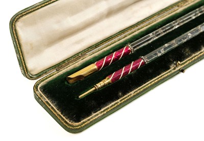 Lot 140 - Pen set. A fine 19th century French pen set