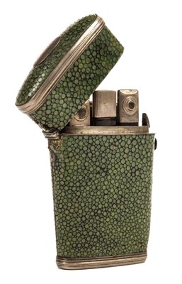 Lot 113 - Etui. George III shagreen etui and tools dated 1753