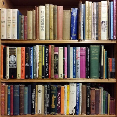 Lot 356 - Opera. A large collection of opera and Gilbert & Sullivan reference
