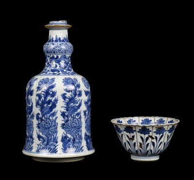 Lot 184 - Chinese porcelain. A Chinese hookah base and bowl, Kangxi Period