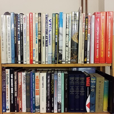 Lot 739 - Aviation. A large collection of modern aviation reference