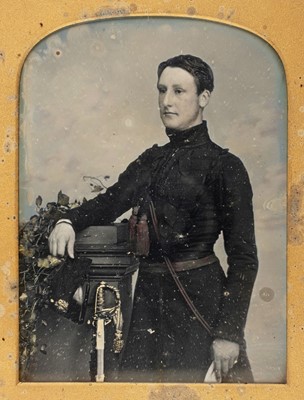 Lot 156 - Oversize quarter-plate daguerreotype of a British infantry officer by William Edward Kilburn