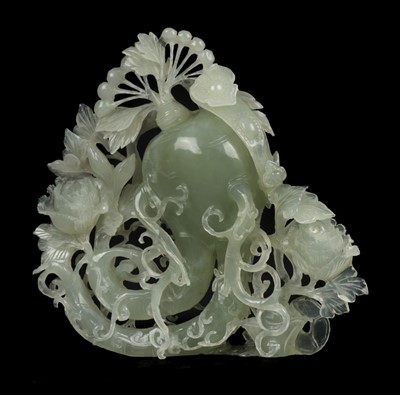 Lot 53 - Chinese Carving. A 20th century bowenite carving