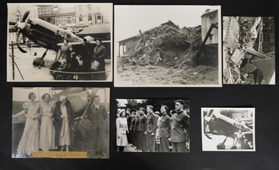 Lot 46 - Gibson (Michael L.). A large collection of aviation photographs