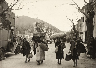 Lot 87 - Spanish Civil War. A group of 69 photographs of the Spanish Civil War, c. 1936