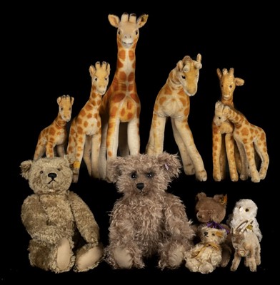 Lot 484 - Steiff. Grizzly Ted, 2004, & others