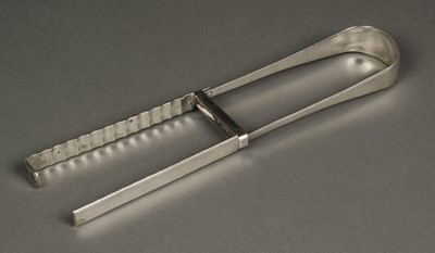 Lot 14 - Asparagus Tongs. Pair of silver tongs by Thomas Wallis, London 1808